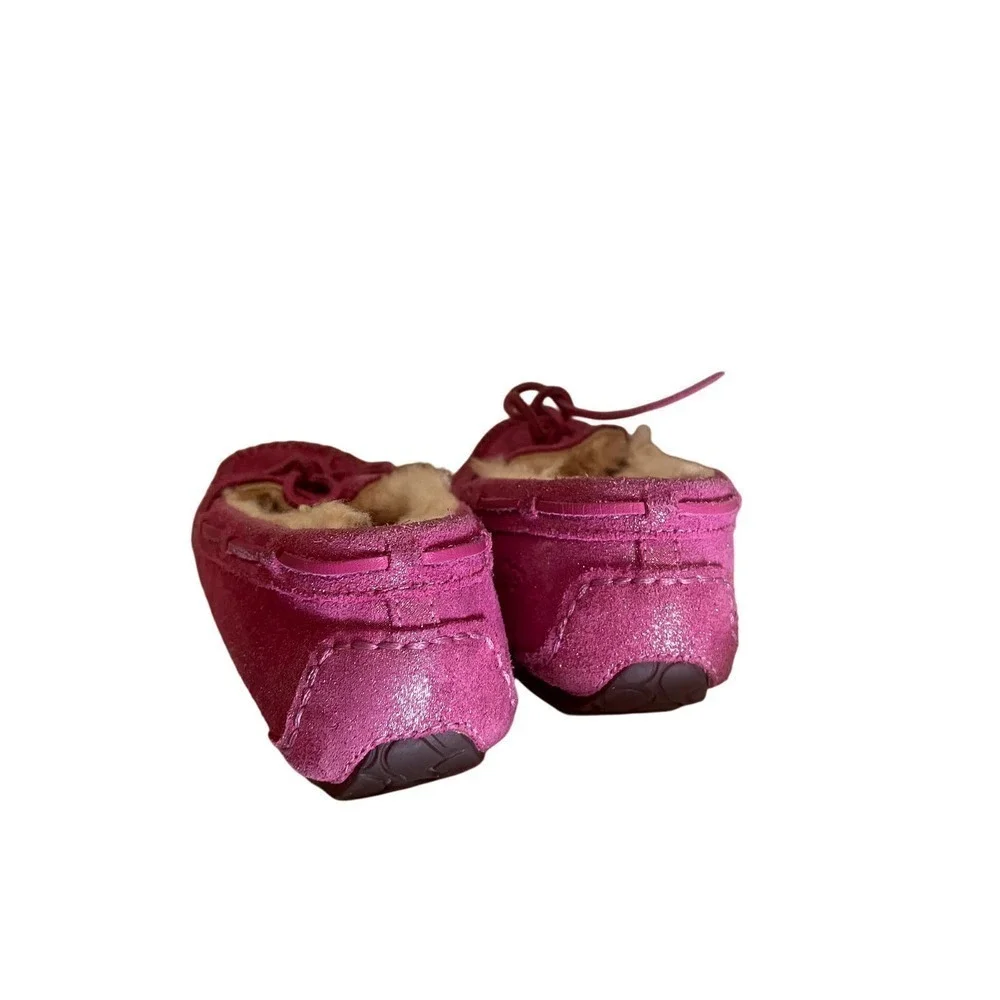 UGG Kid's Dakota Glitter Slipper in Fuchsia